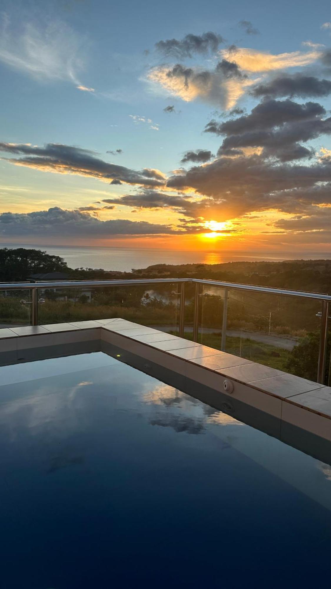 Casa Amores: Camaya Coast Mariveles Luaran gambar